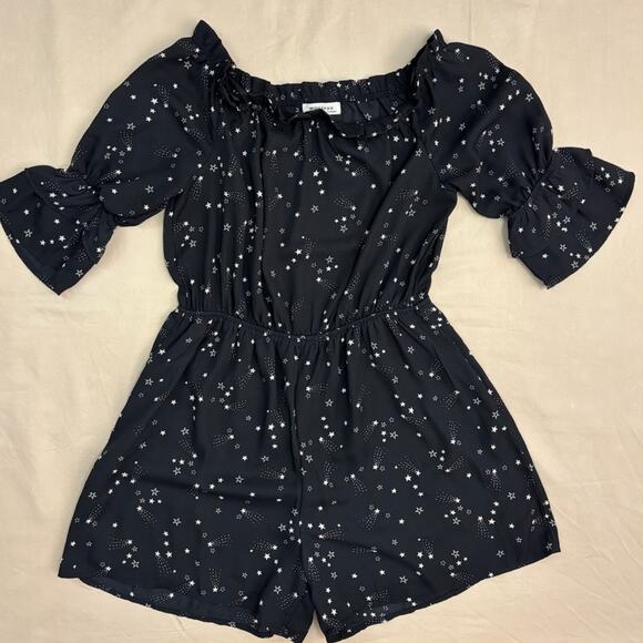 Monteau Pants - Monteau Women's Black and White Off the Shoulder Stars Shorts Romper Size XL